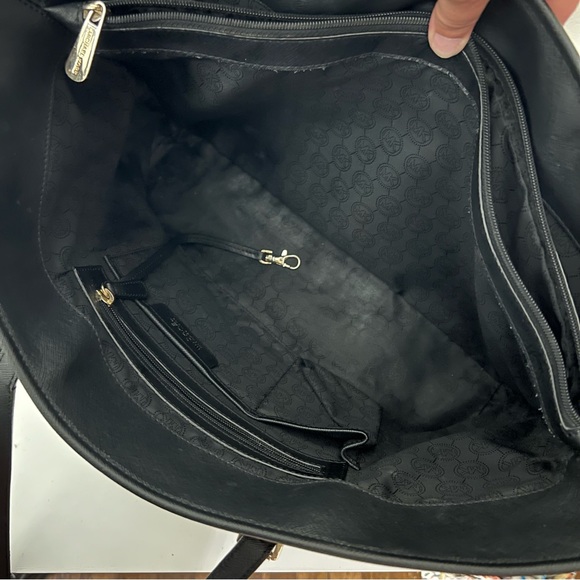 MICHAEL Michael Kors Extra Large Jet Set Laptop Tote - Picture 8 of 16